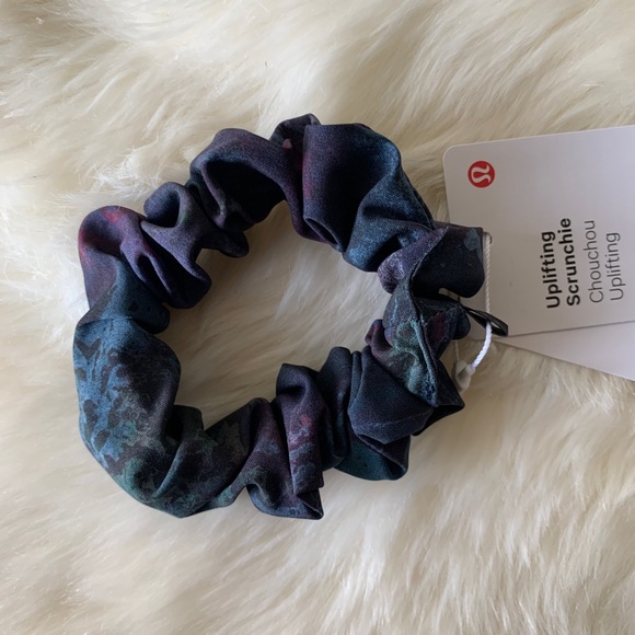 NWT Lululemon Uplifting Cosmic Shift Scrunchie - Picture 3 of 3